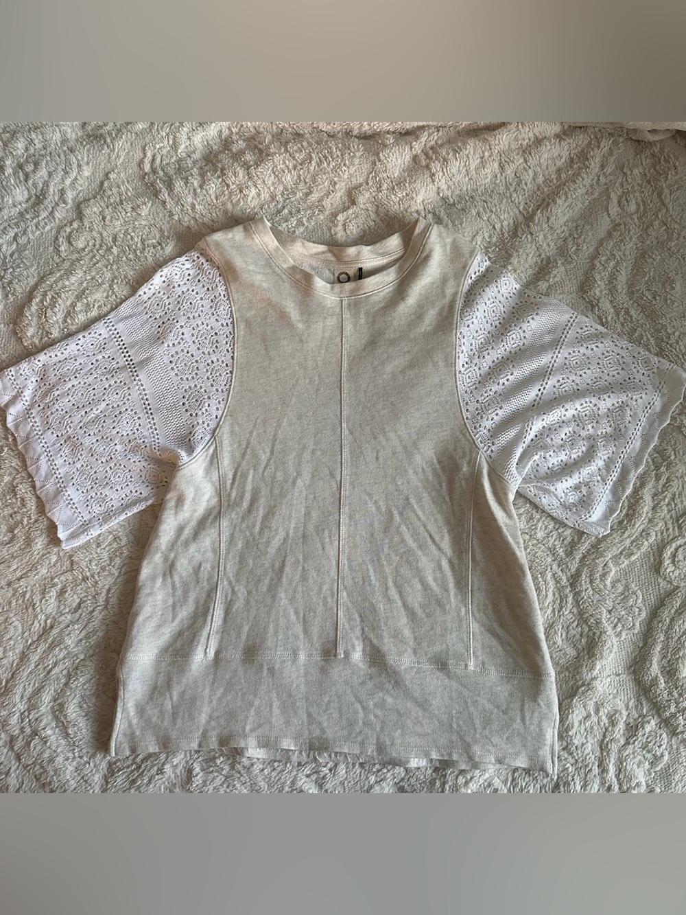 Beautiful Anthropologie Akemi + Kin Lace Crochet Sweater Top Blouse Small